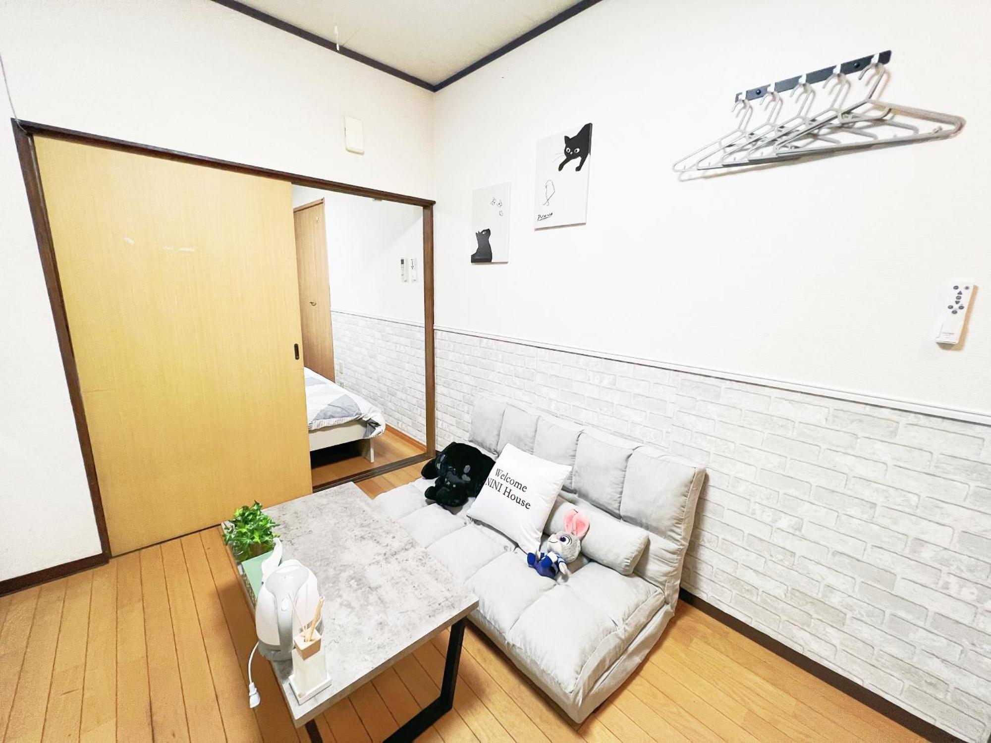 Séjour chez l'habitant 西武新宿線駅近 6人可 B1 *